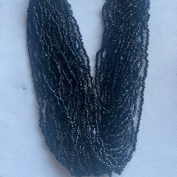 Black beaded necklace - Picture 2 of 2